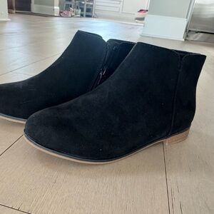 Cat & Jack Black Suede-Look Ankle Boots for Kids